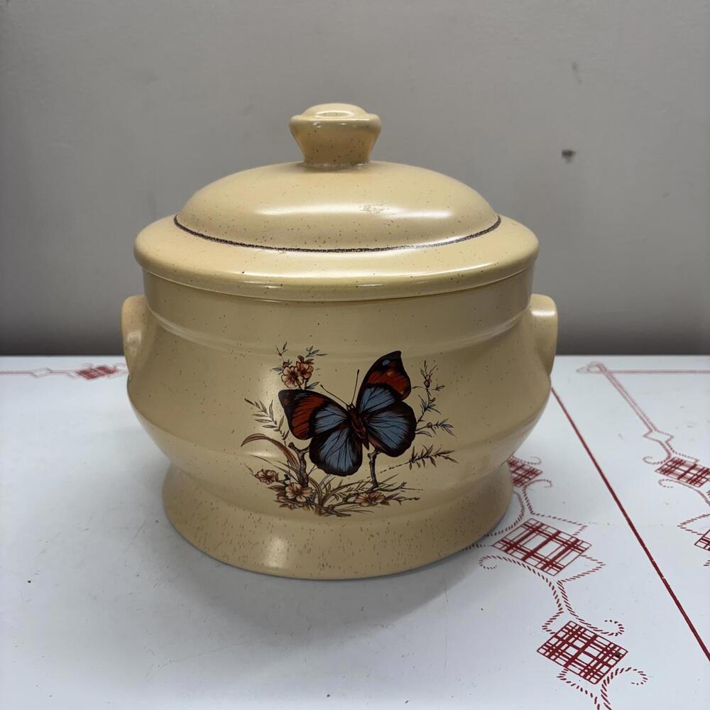 Vtg Treasure craft soup tureen with butterfly details